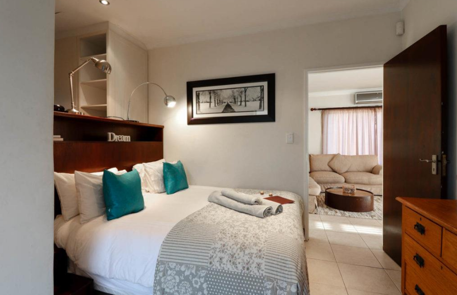 To Let 1 Bedroom Property for Rent in Table View Western Cape